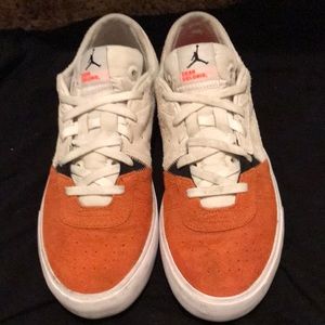 Jordan series .02 Dear Deloris size 12-W-13.5 sail/white/crimson/black